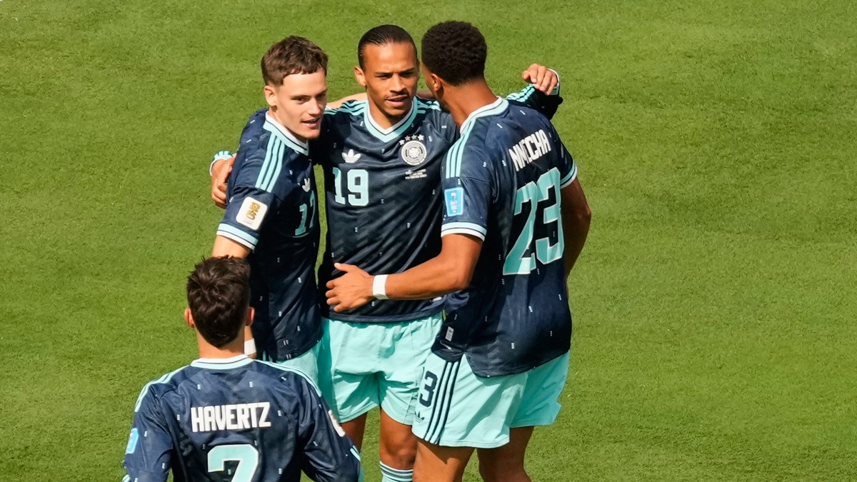 Futbalisti Nemecka oslavujú gól na MS 2026.
