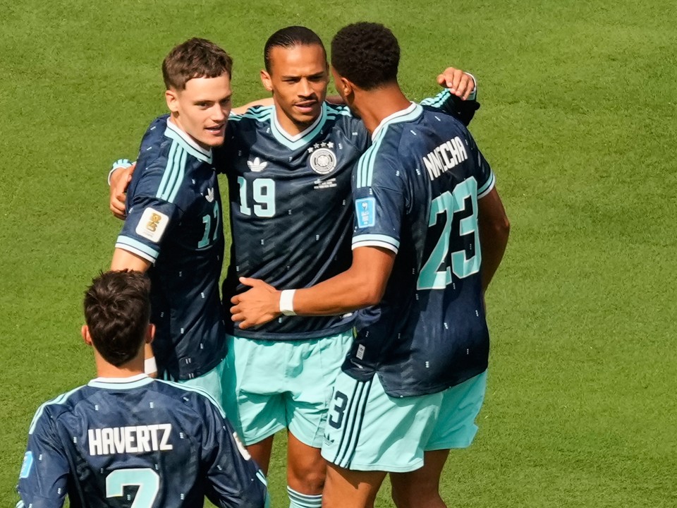 Futbalisti Nemecka oslavujú gól na MS 2026.