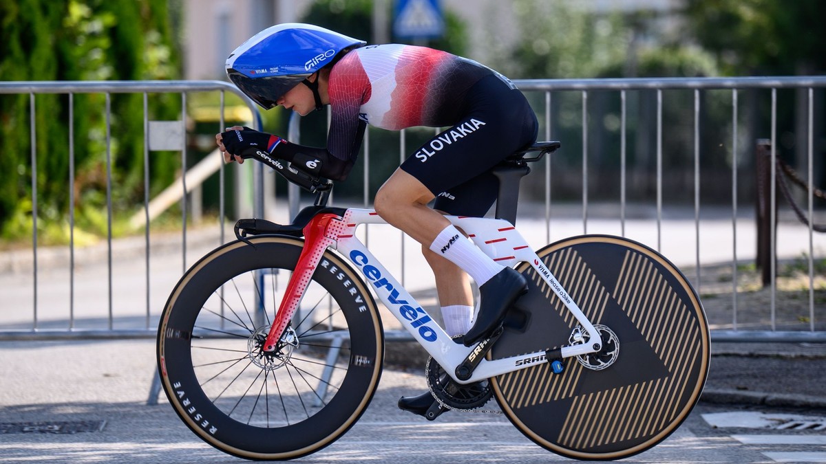 Slovenská cyklistka Viktória Chladoňová počas časovky žien U23 na ME 2026.