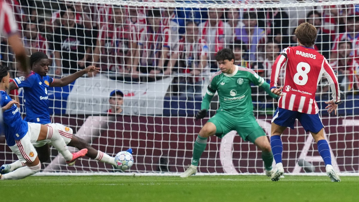 Manchester United inkasuje gól od Atlética Madrid.