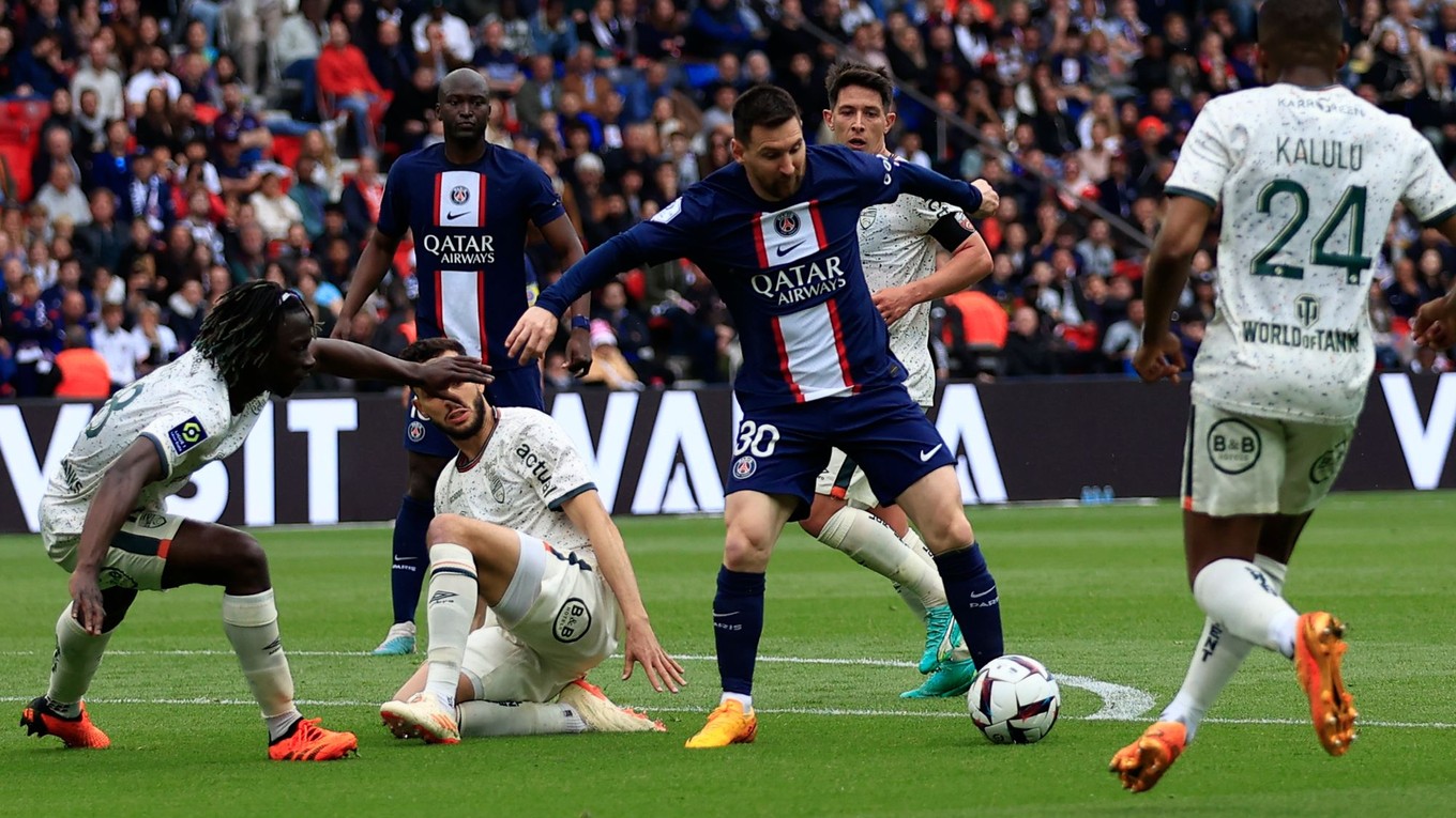 Argentínsky futbalista Lionel Messi v drese Paríža St. Germain. 