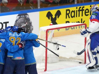 Momentka zo zápasu Kazachstan - Slovensko na MS v hokeji 2023.