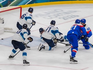 Kapitán Slovenska Tomáš Tatar (90) sa teší z gólu na 4:1 proti tímu Fínska.