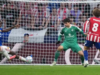 Manchester United inkasuje gól od Atlética Madrid.