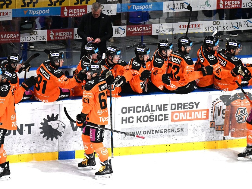 Gólová radosť hráčov Košíc počas zápasu hokejovej Tipsport ligy.