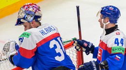 Na snímke zľava brankár Samuel Hlavaj a Mislav Rosandič