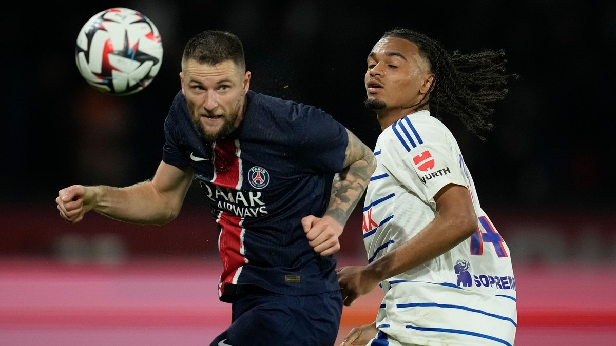 Milan Škriniar v drese Parížu St. Germain. 