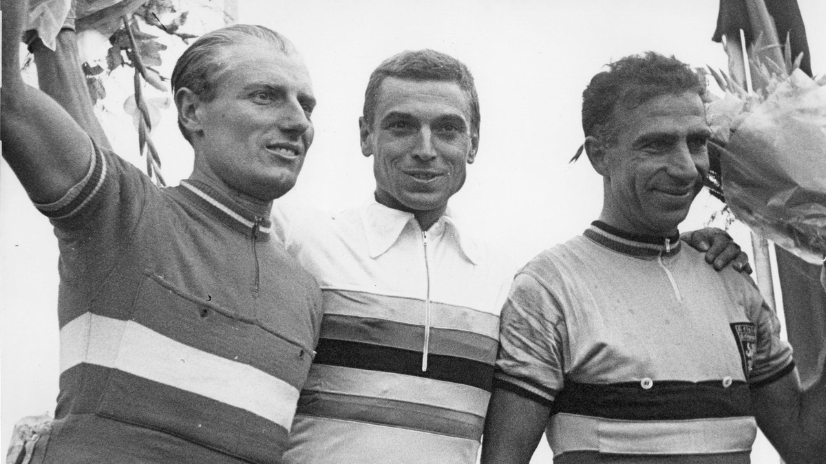 Rik van Looy (v strede).