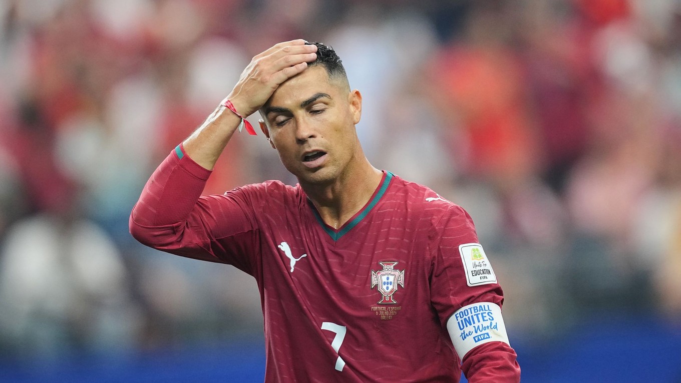 Kapitán Portugalska Cristiano Ronaldo reaguje v osemfinálovom dueli Portugalsko - Španielsko.