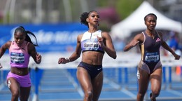 Masai Russellová po behu 100 m prekážok na podujatí Grand Slam Track v Miami 2025.