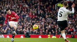 Benjamin Šeško strieľa gól