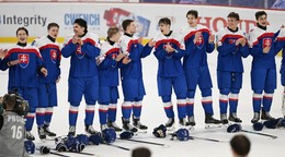 Slovenskí hokejisti do 18 rokov počas MS v hokeji U18 2026 v Trenčíne. 