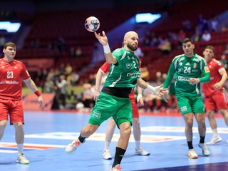 Maďarský hádzanár Adrian Sipos v zápase proti Švajčiarsku.