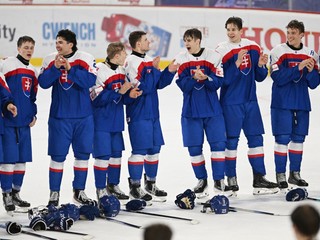 Slovenskí hokejisti do 18 rokov počas MS v hokeji U18 2026 v Trenčíne. 