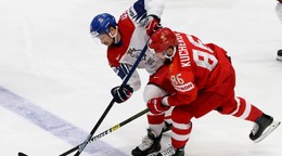 Nikita Kučerov (vpravo) v zápase Rusko - Česko na MS v hokeji 2019.