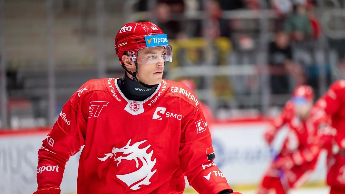 Slovenský obranca Patrik Koch v službách tímu HC Oceláři Třinec. 
