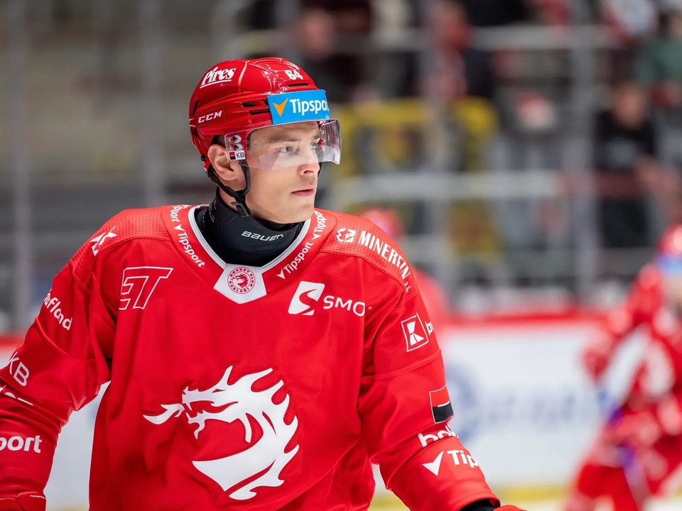 Slovenský obranca Patrik Koch v službách tímu HC Oceláři Třinec. 