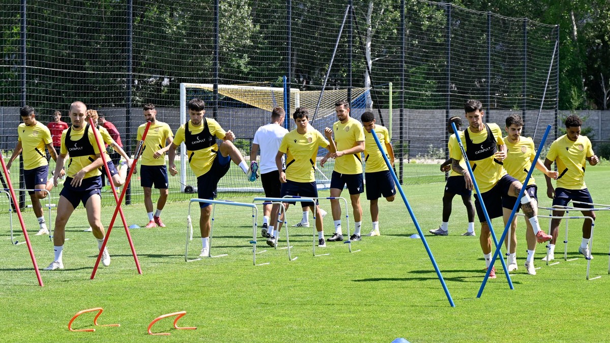 Futbalisti DAC Dunajská Streda počas tréningu v rámci prípravy na novú sezónu.