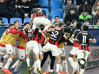 Radosť hráčov Trnavy po strelení gólu.