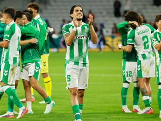 Hráči Realu Betis oslavujú gól