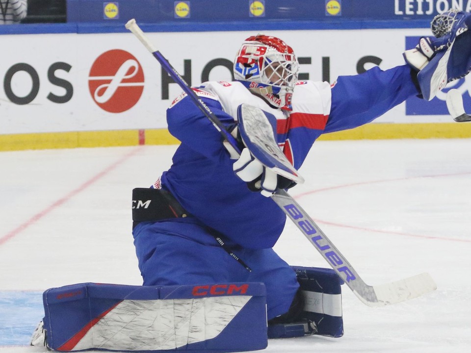 Martin Haronik v zápase Slovensko - Fínsko na MS v hokeji do 18 rokov 2024. 