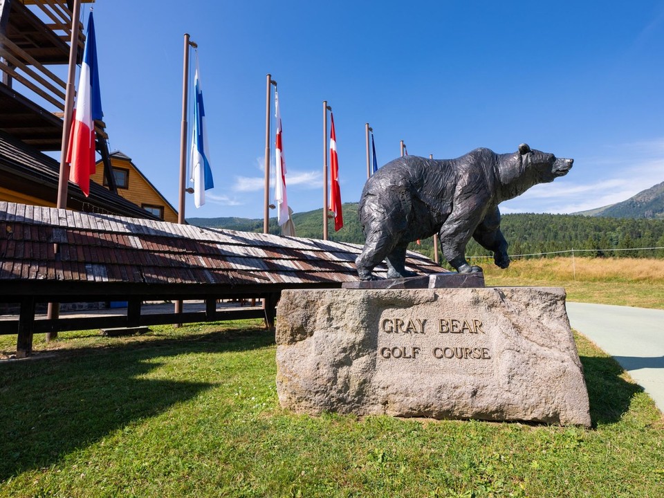 Ihrisko Gray Bear Tále