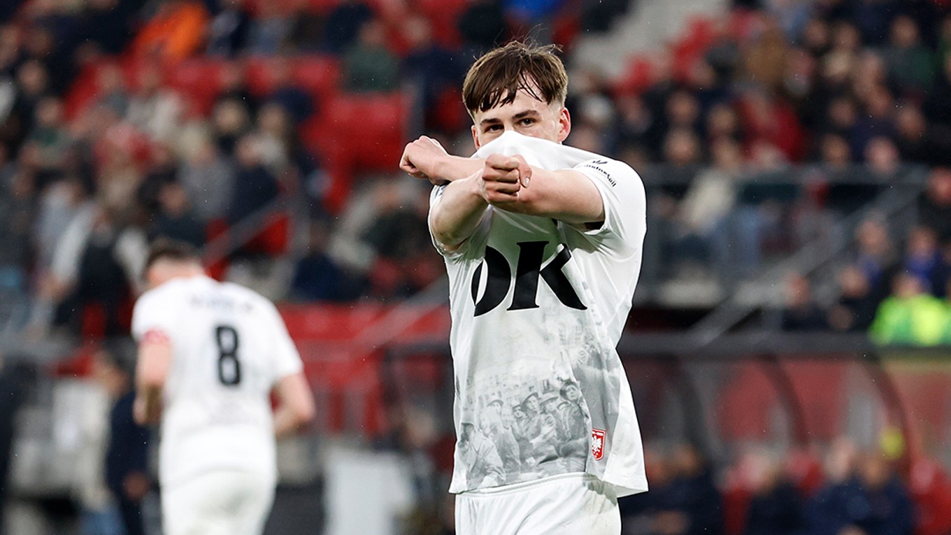 Slovenský futbalista Leo Sauer vo farbách holandského NAC Breda.