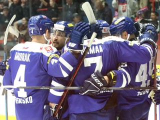 Slovenskí hokejisti sa tešia po strelenom góle v zápase Slovensko - Francúzsko v príprave na MS v hokeji 2025.