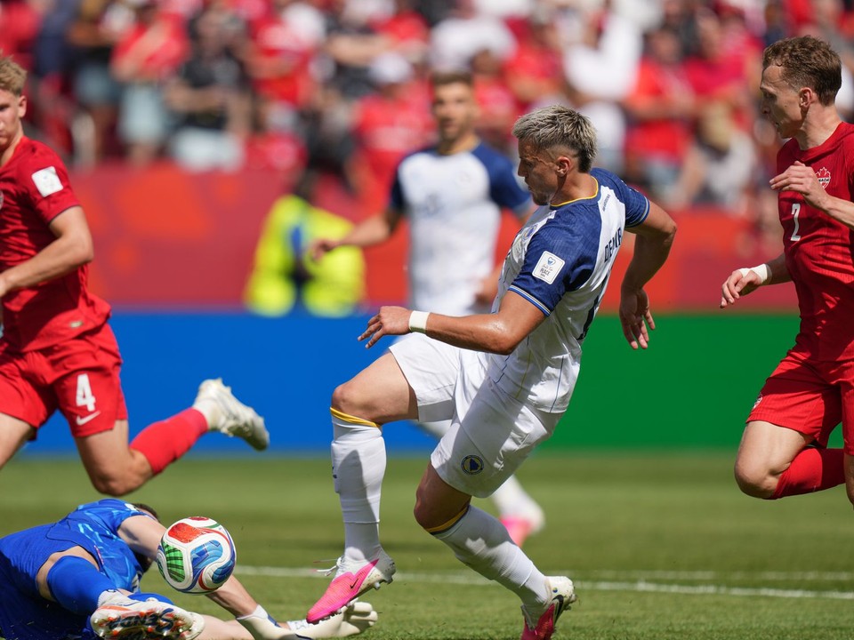Momentka zo zápasu Kanada - Bosna a Hercegovina v B skupine MS 2026.