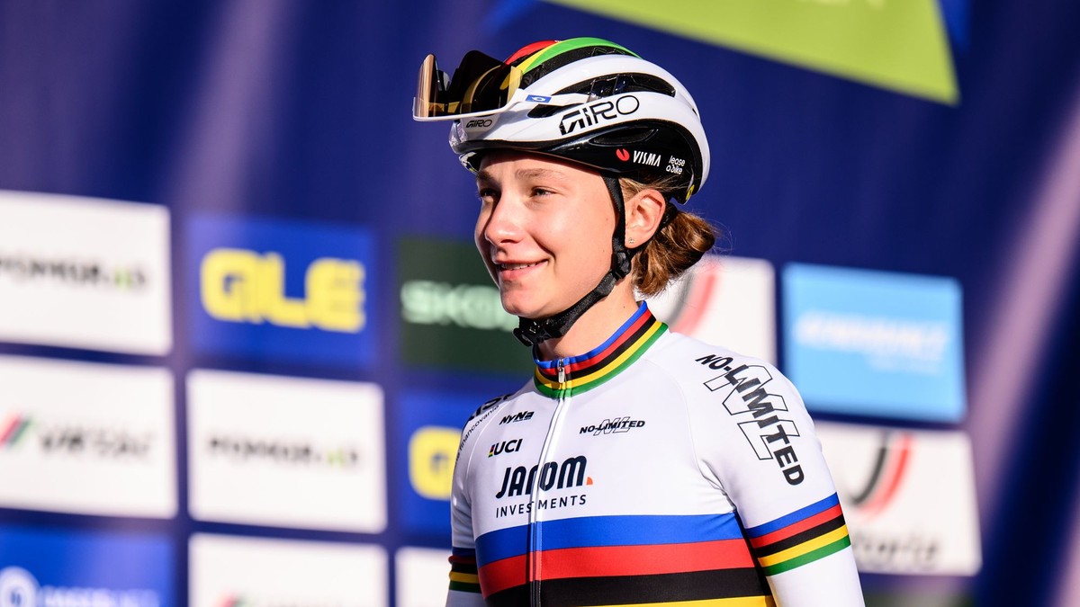 Slovenská cyklistka Viktória Chladoňová v dúhovom drese majsterky sveta U23.