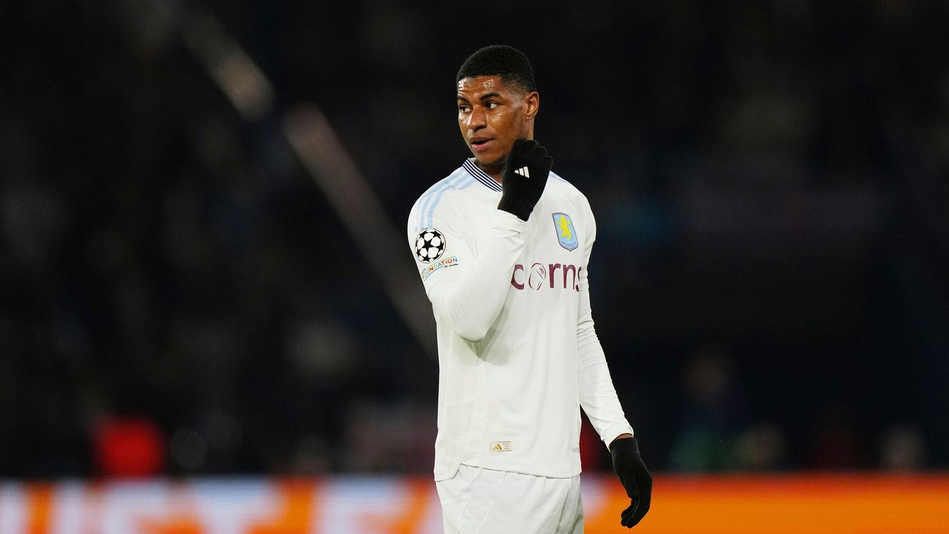 Marcus Rashford v drese klubu Aston Villa.