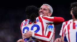 Ademola Lookman a Antoine Griezmann. 
