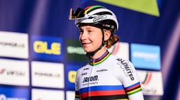 Slovenská cyklistka Viktória Chladoňová v dúhovom drese majsterky sveta U23.