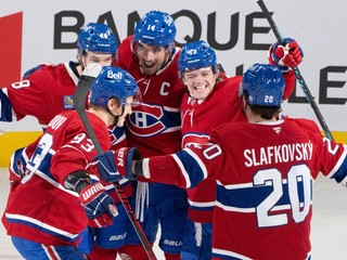 Juraj Slafkovský (vpravo)