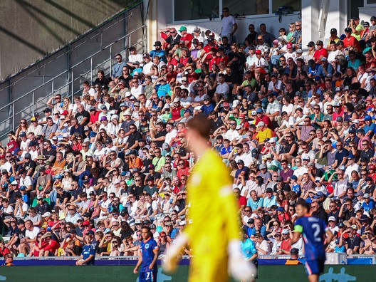 Fanúšikovia počas štvrťfinále Portugalsko - Holandsko v Žiline.