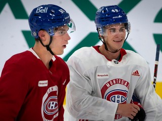 Juraj Slafkovský a Filip Mešár na tréningu Montreal Canadiens.