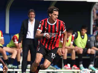 Matteo Dutu v drese AC Miláno.