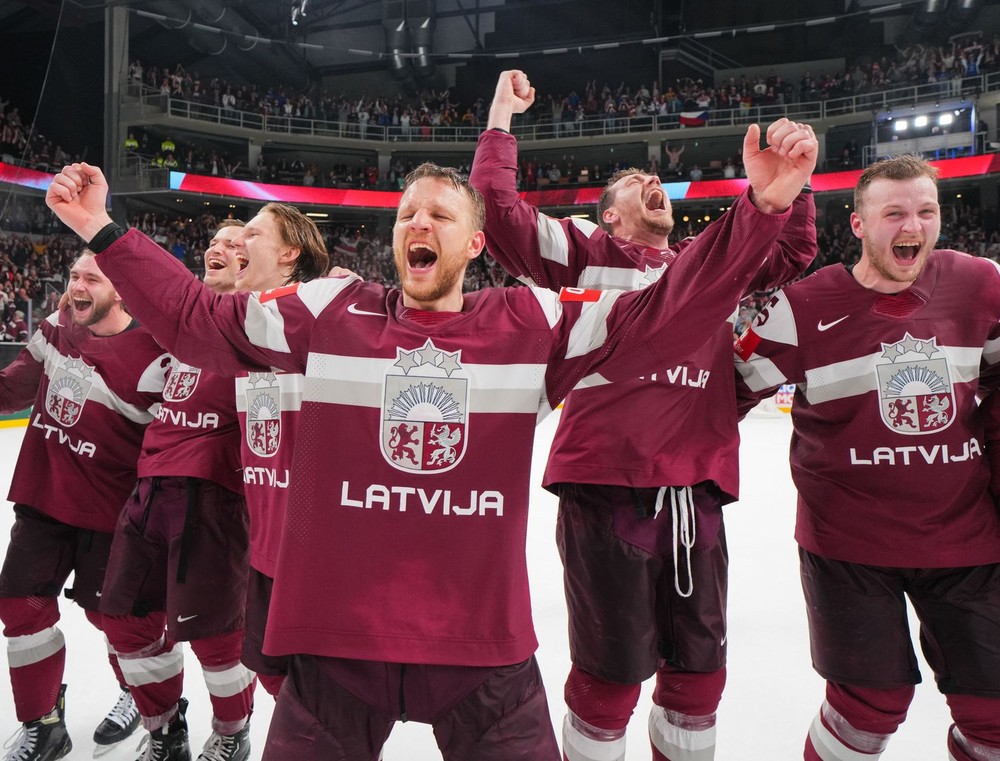 Ralfs Freibergs po zápase Lotyšsko – Švédsko vo štvrťfinále MS v hokeji 2023