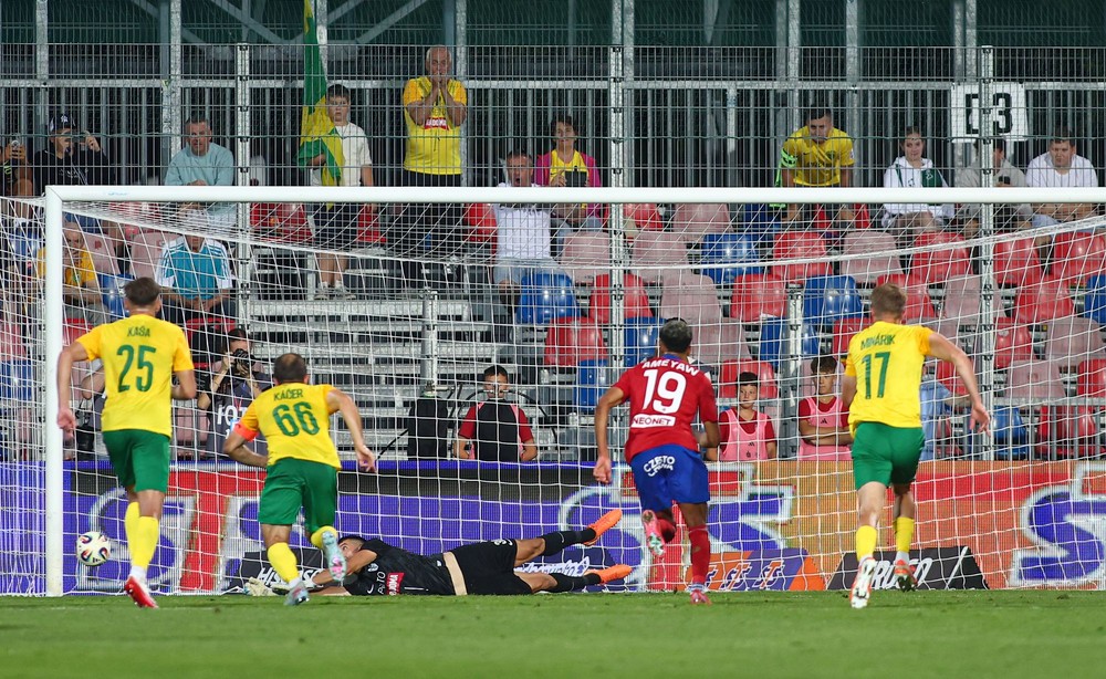 Žilina sa v druhom polčase zosypala. Prehrala rozdielom triedy, gól dal aj bratranec Haalanda