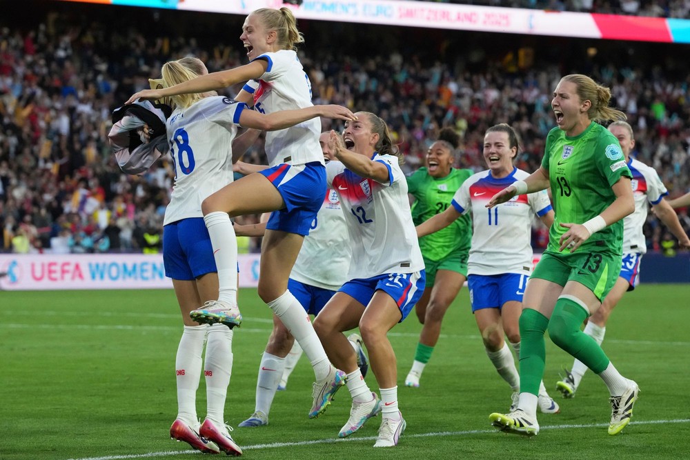 Angličanky obhájili titul majsteriek Európy. Finále prinieslo penaltovú drámu