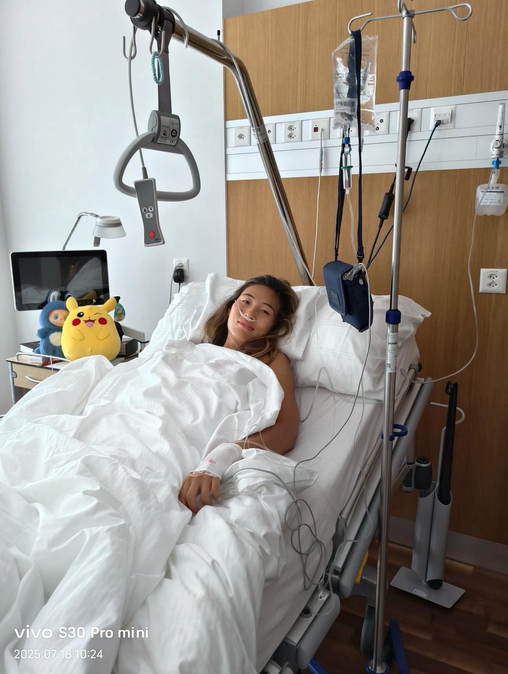 Olimpijska prvakinja Čeng Čchin-wen morala na operacijo komolca po izpadu v Wimbledonu