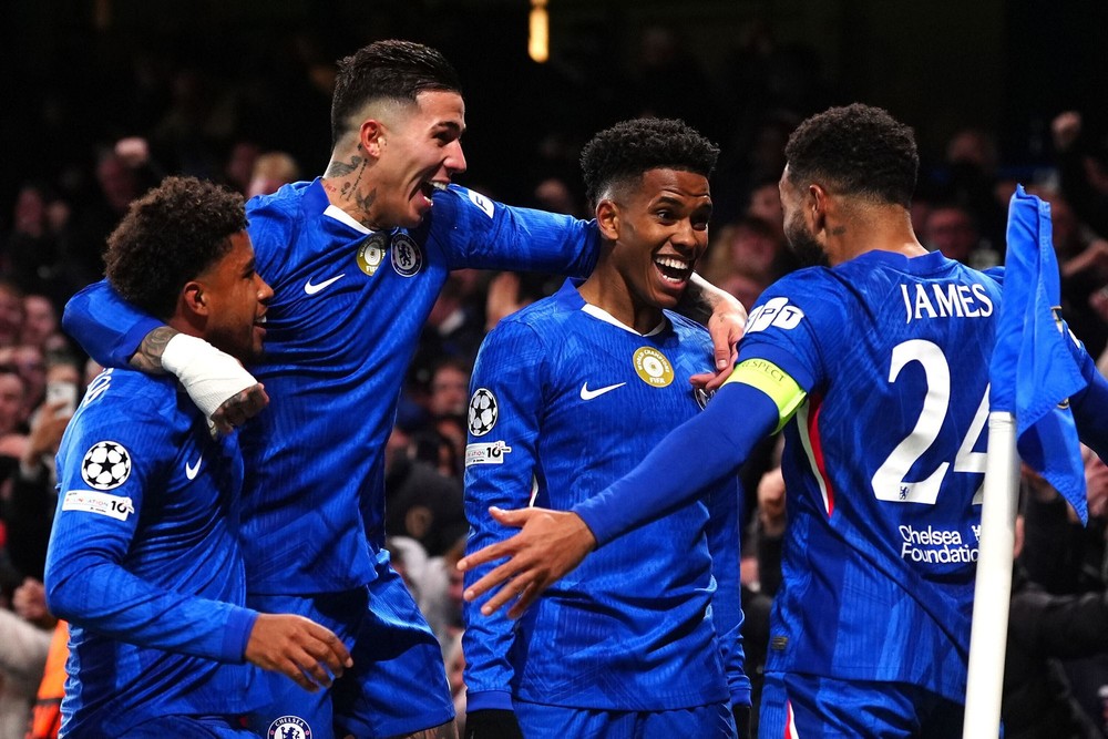 VIDEO: Chelsea prefackala Barcelonu, Schick zostrelil City. Slavia s ďalším bodom