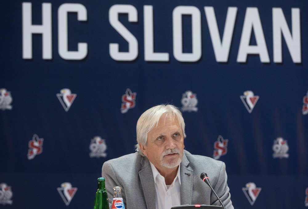 Môže si Slovensko dovoliť dve hokejové extraligy? Majiteľ Slovana načrtol scenár