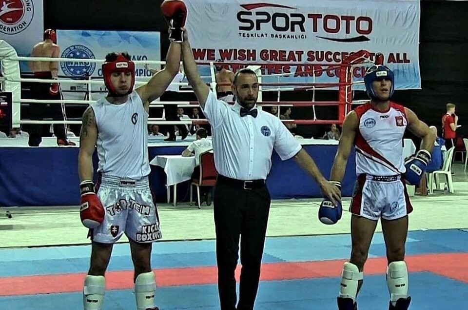 Kickboxer Karlík žne trofeje za tituly i ankety. Sníva o olympiáde