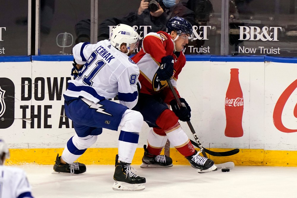 Černák si dal nešťastný vlastný gól, Montreal s Tatarom sa trápi