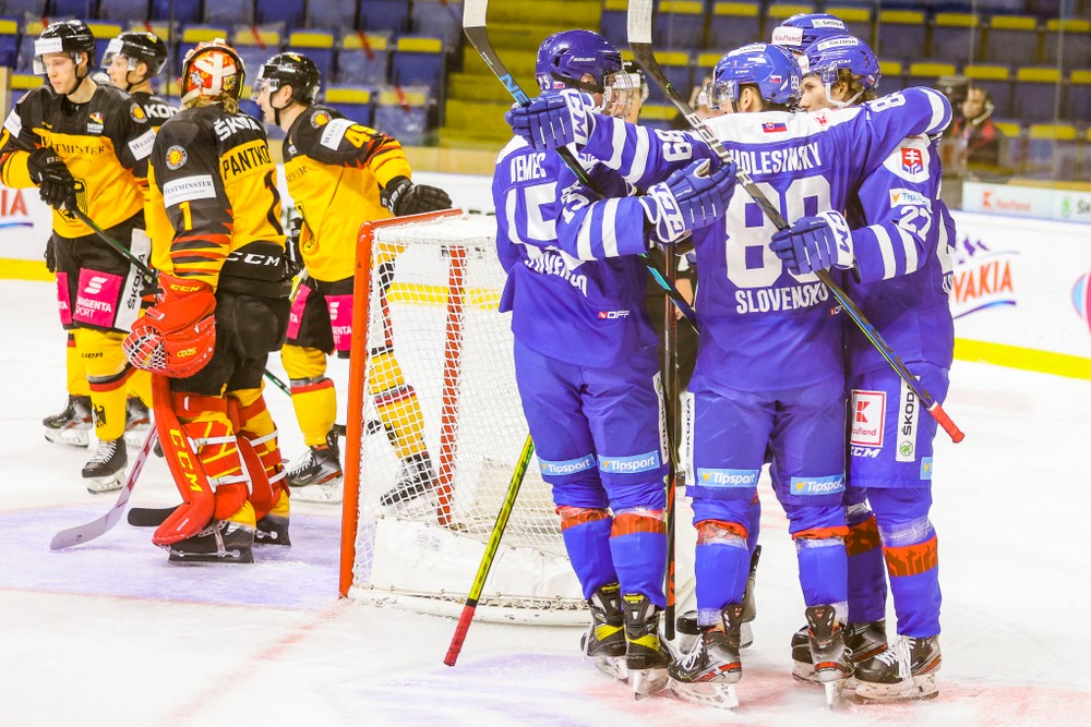 Slováci v príprave pred MS v hokeji prvýkrát vyhrali v riadnej hracej dobe