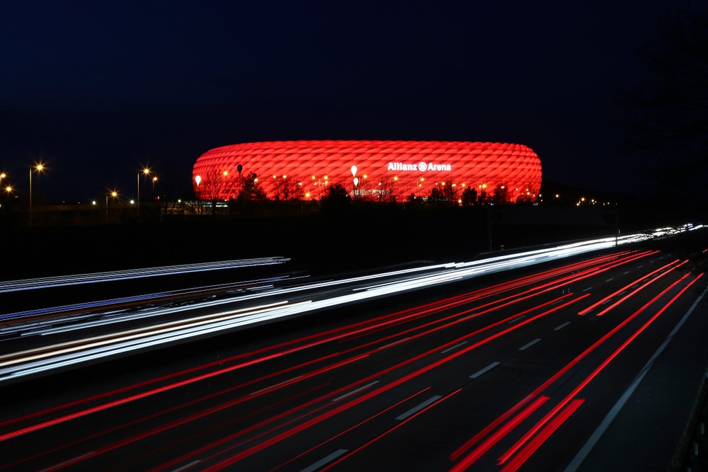 Aréna v Mníchove nebude svietiť v dúhových farbách. UEFA to zamietla