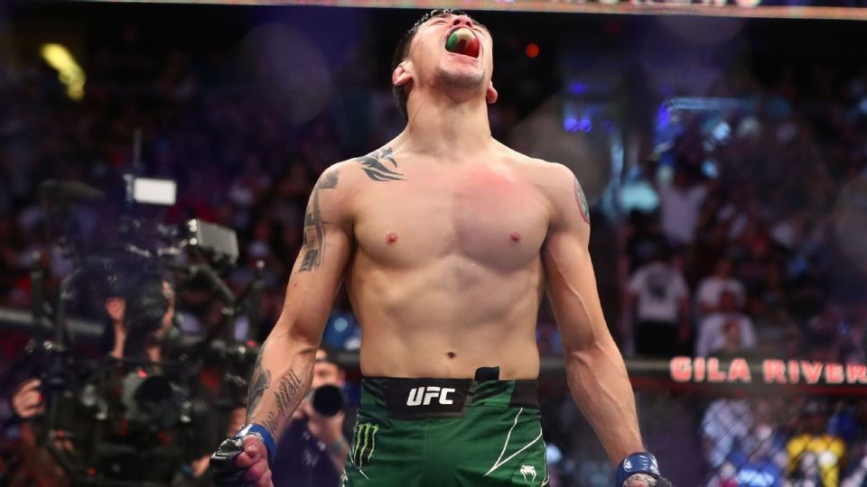 UFC 263: Moreno v slzách, Adesanya nedopustil prekvapenie (VIDEO)