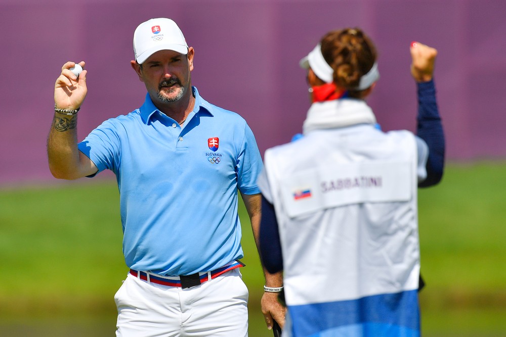 Golfista Sabbatini spôsobil senzáciu, od zlata ho delil jeden úder