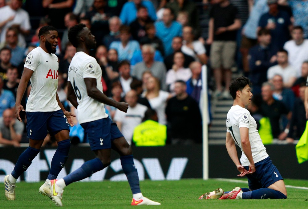Tottenham opäť zdolal majstra, výhru West Hamu zariadil Souček
